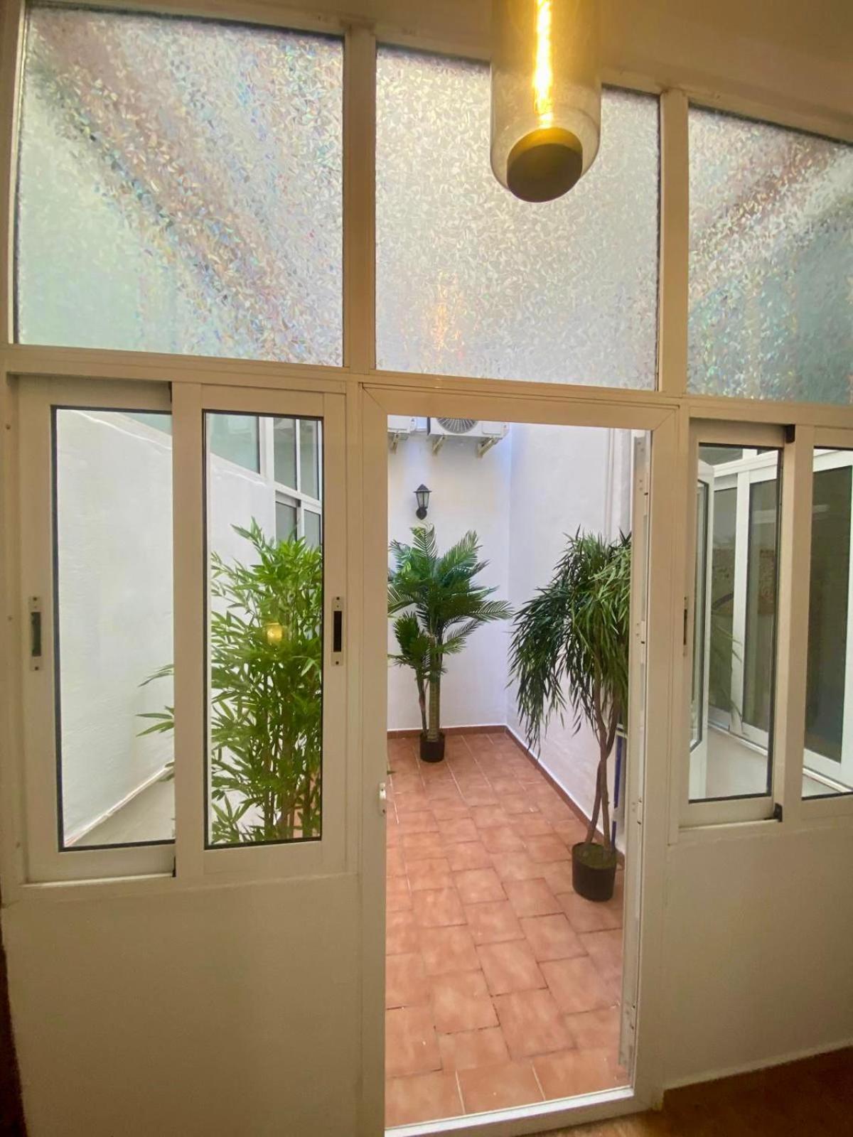 Casa Naty, Espacioso Renovado Apartamento En El Centro De Málaga Buitenkant foto